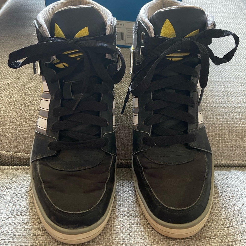 Adidas Hi sneakers